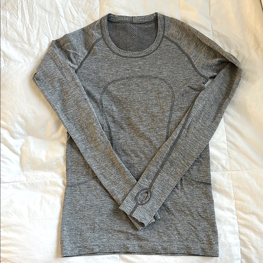 Lululemon women’s gray swiftly long sleeve